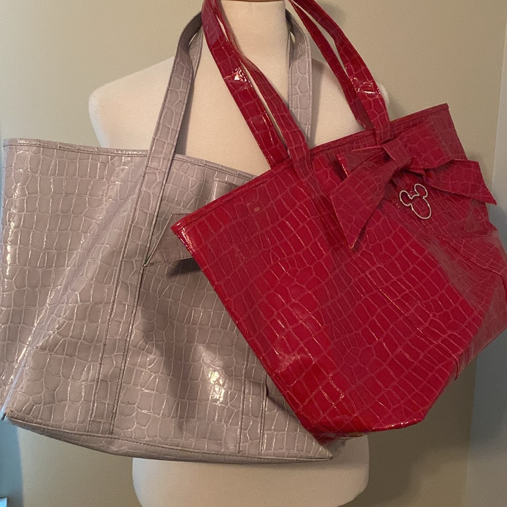 Disney Parks Crocodile Texture Tote Bag with Bow & Mickey Icon Bag Charm - Picture 7 of 7
